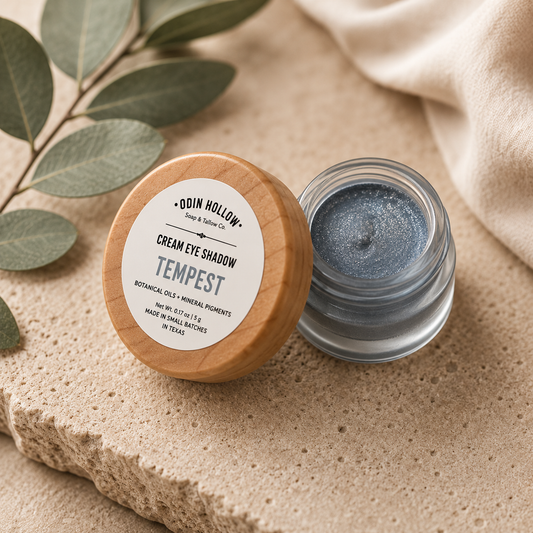 Tempest Cream Eye Shadow
Stormy blue-grey with a luminous finish